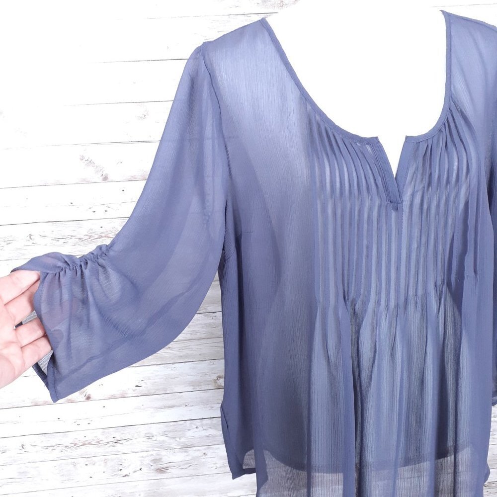 Torrid Womens Blouse Sz 1 Sheer Top Gray 52A - Picture 2 of 6